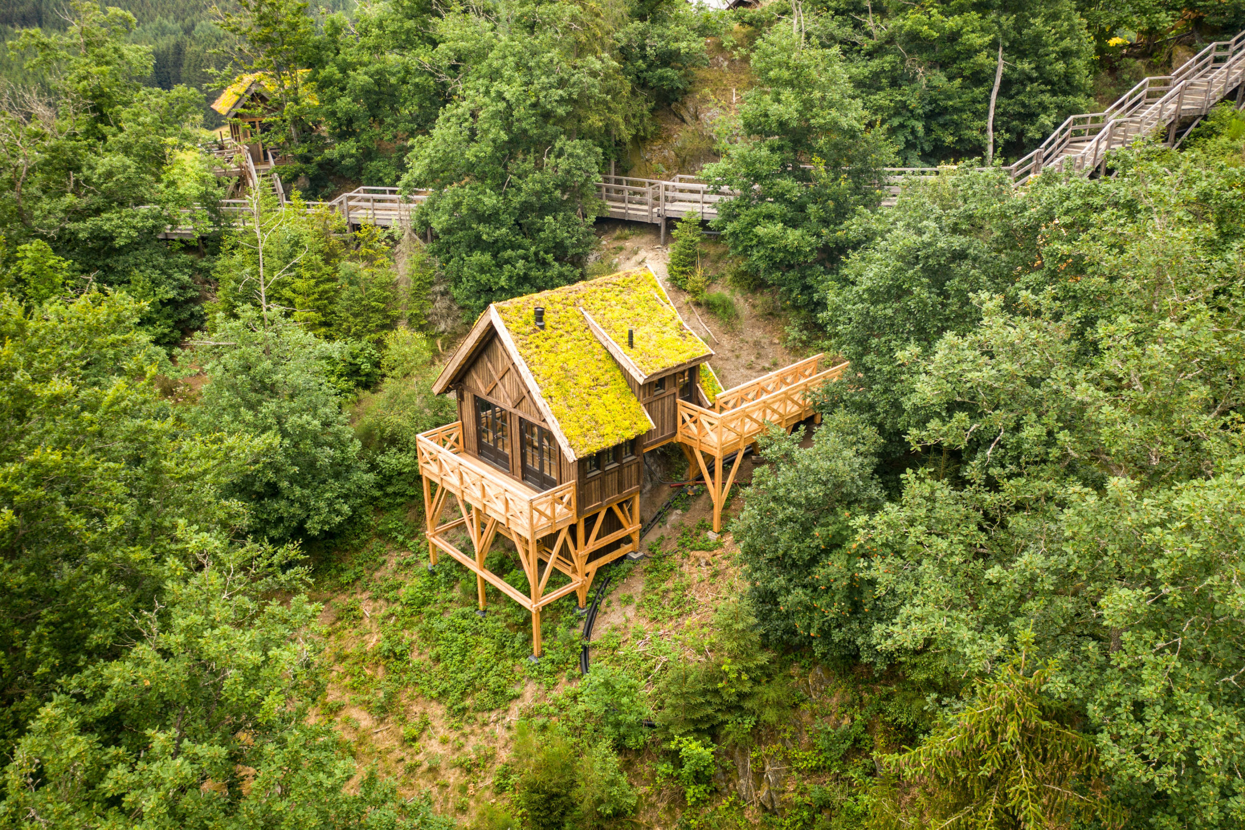 La Cabane de Zeus Les Cabanes de Rensiwez